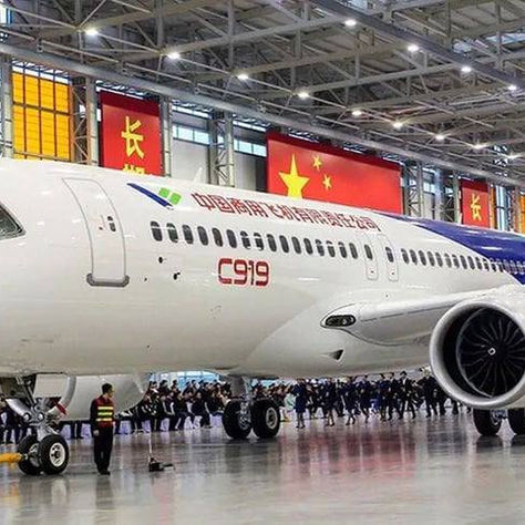 Poderoso avión chino C919 completa su primer vuelo comercial en Nanyang