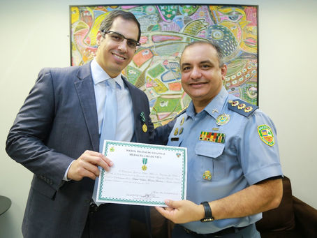 Defensor público-geral, Rafael Barbosa, recebe Medalha Tiradentes