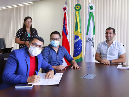 Defensor geral dá posse a dois novos servidores aprovados em concurso público