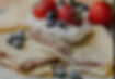 Crepe chocolate com morango, chantily e açucar confeiteiro.jpg