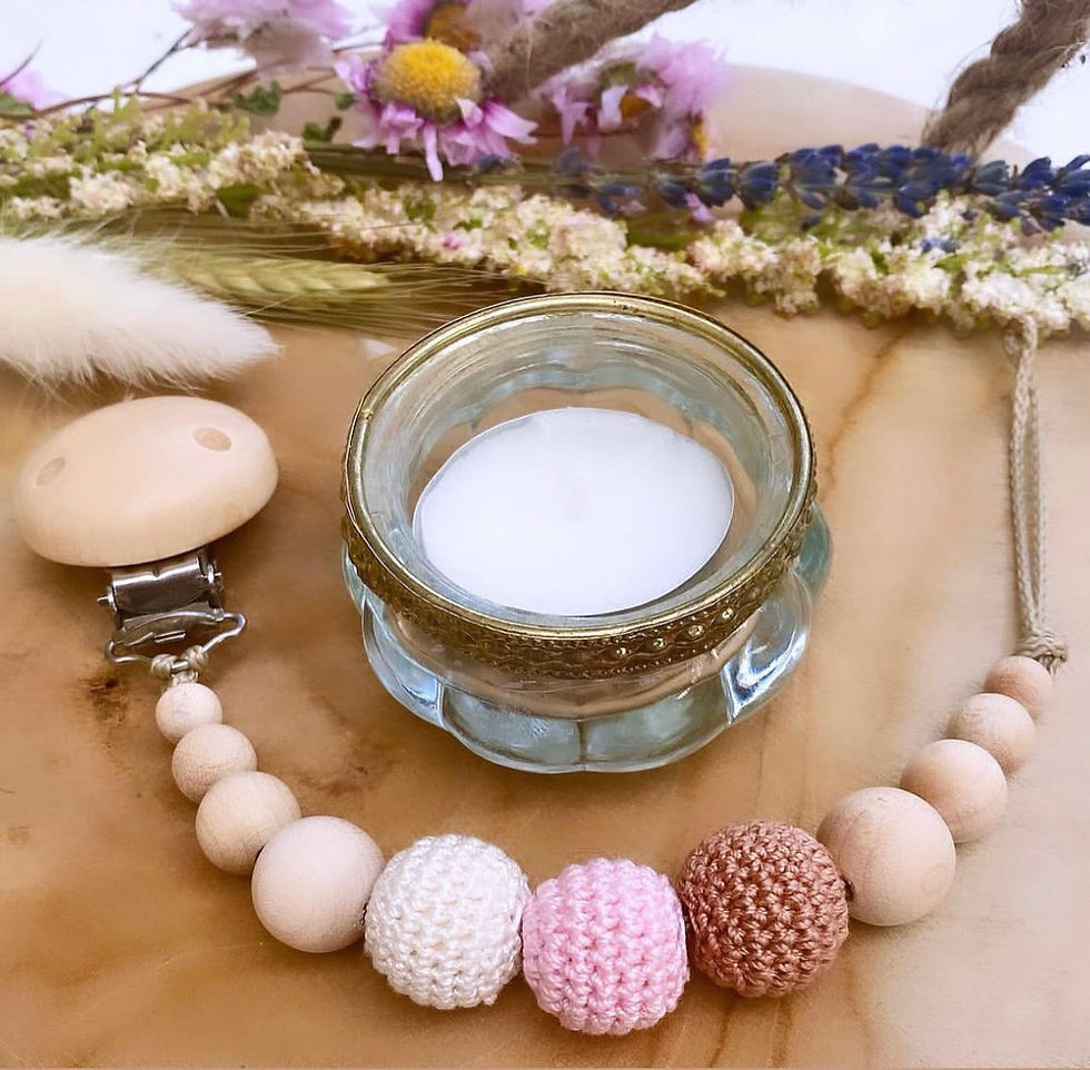 Attache tétine ou doudou non personnalisée, trio de perles en crochet