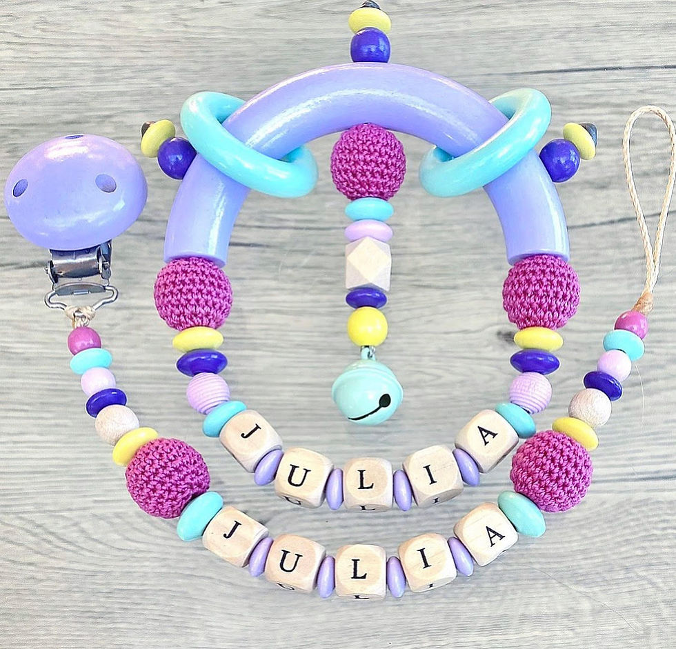 Duo naissance hochet d eveil et attache tétine personnalisée