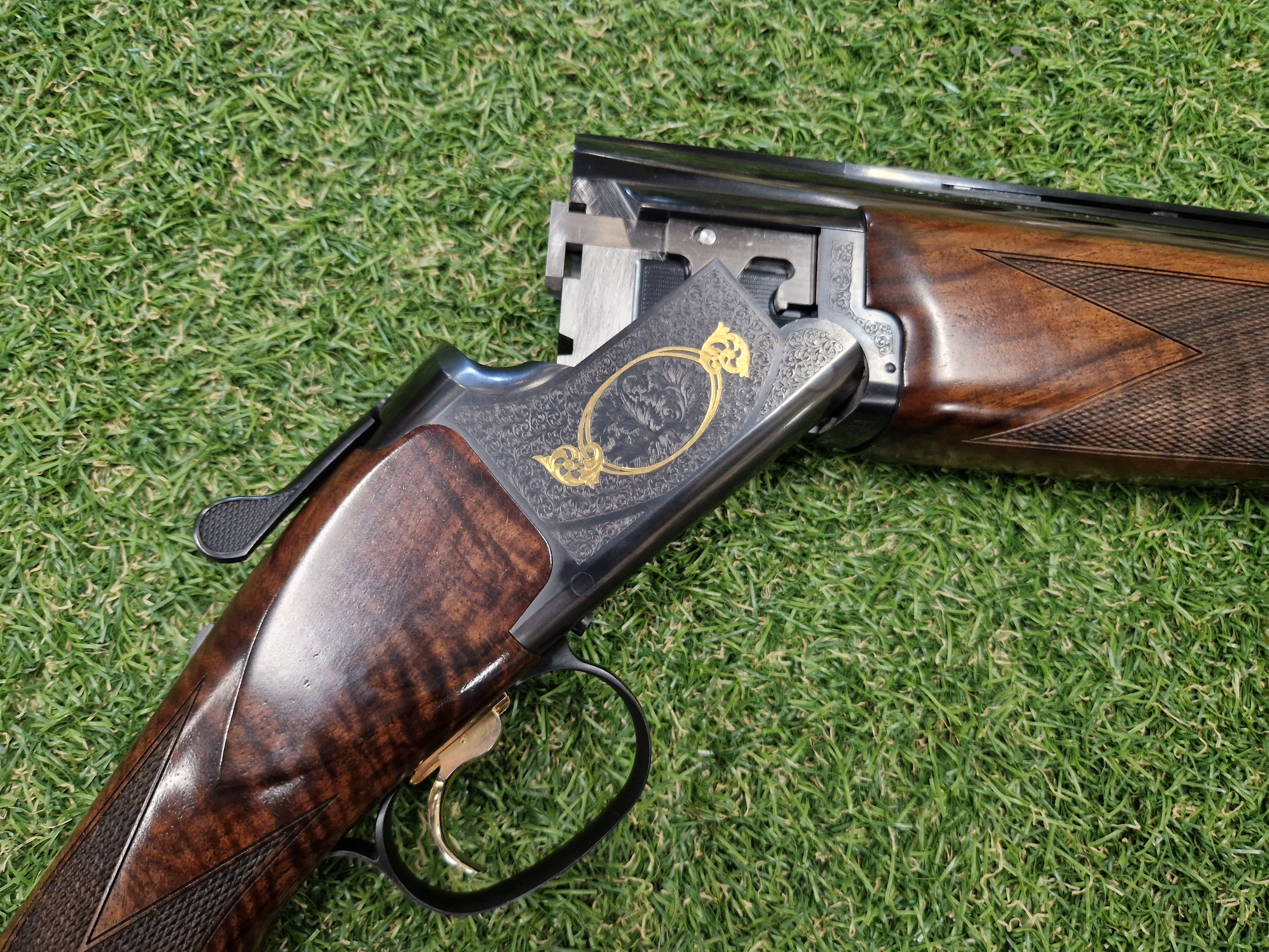 Used Browning 525 Black Gold limited edition 30' Sport.
