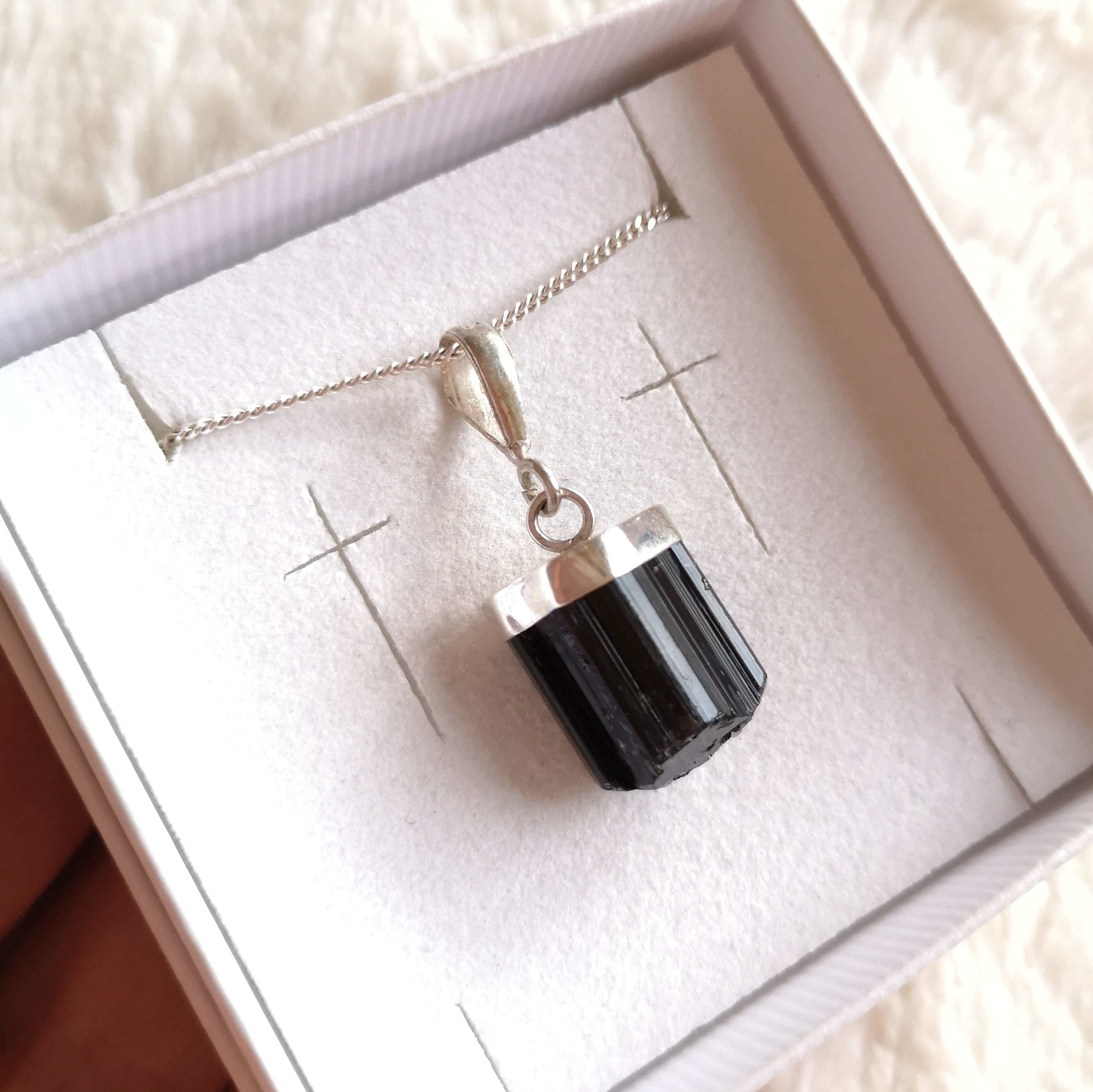 Schwarzer Turmalin Edelstein Anhänger - 925 Silber - Unikat