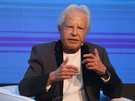 ‘Velho é só aquele que deixou de sonhar’, diz Cid Moreira