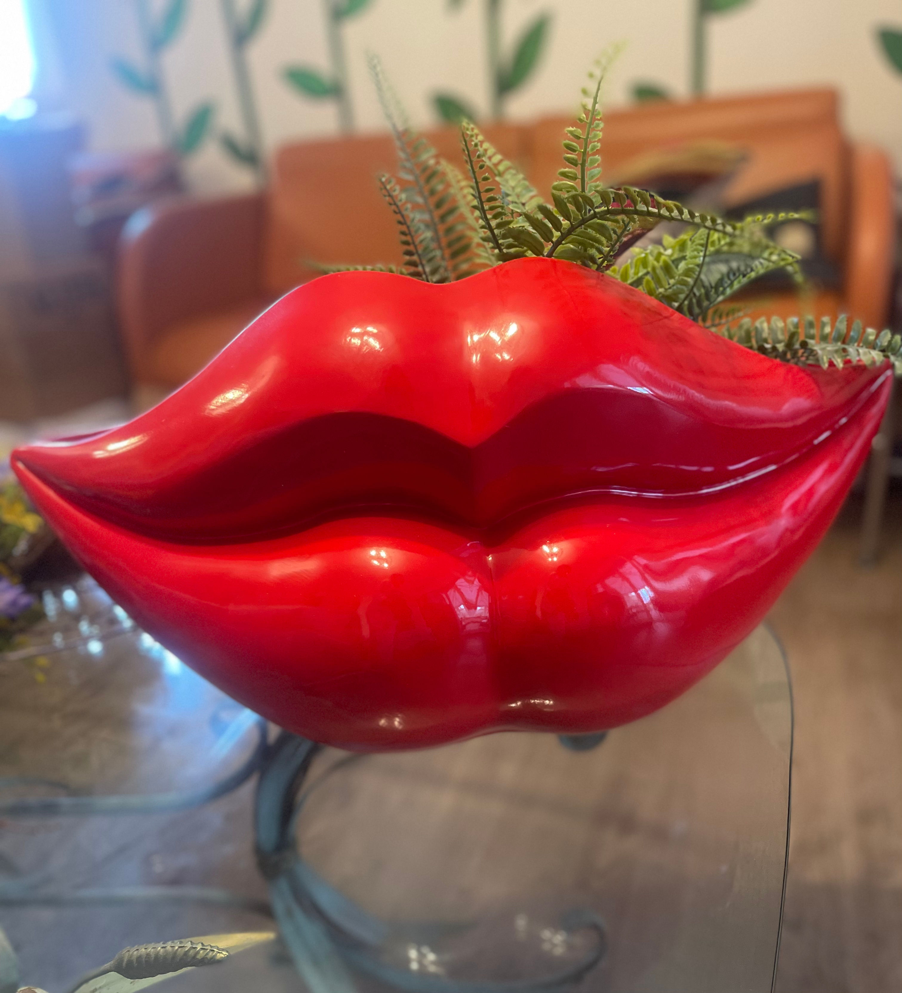 Large Red Flower Lip 👄 Vase 