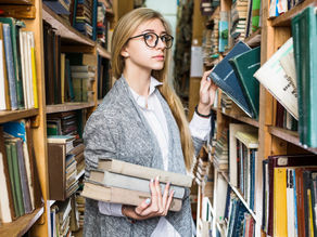 Edebiyat Öğretmeni