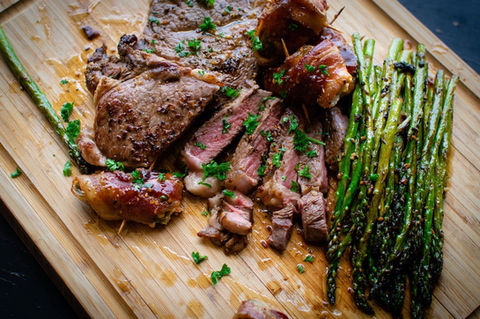 Steak and asparagus