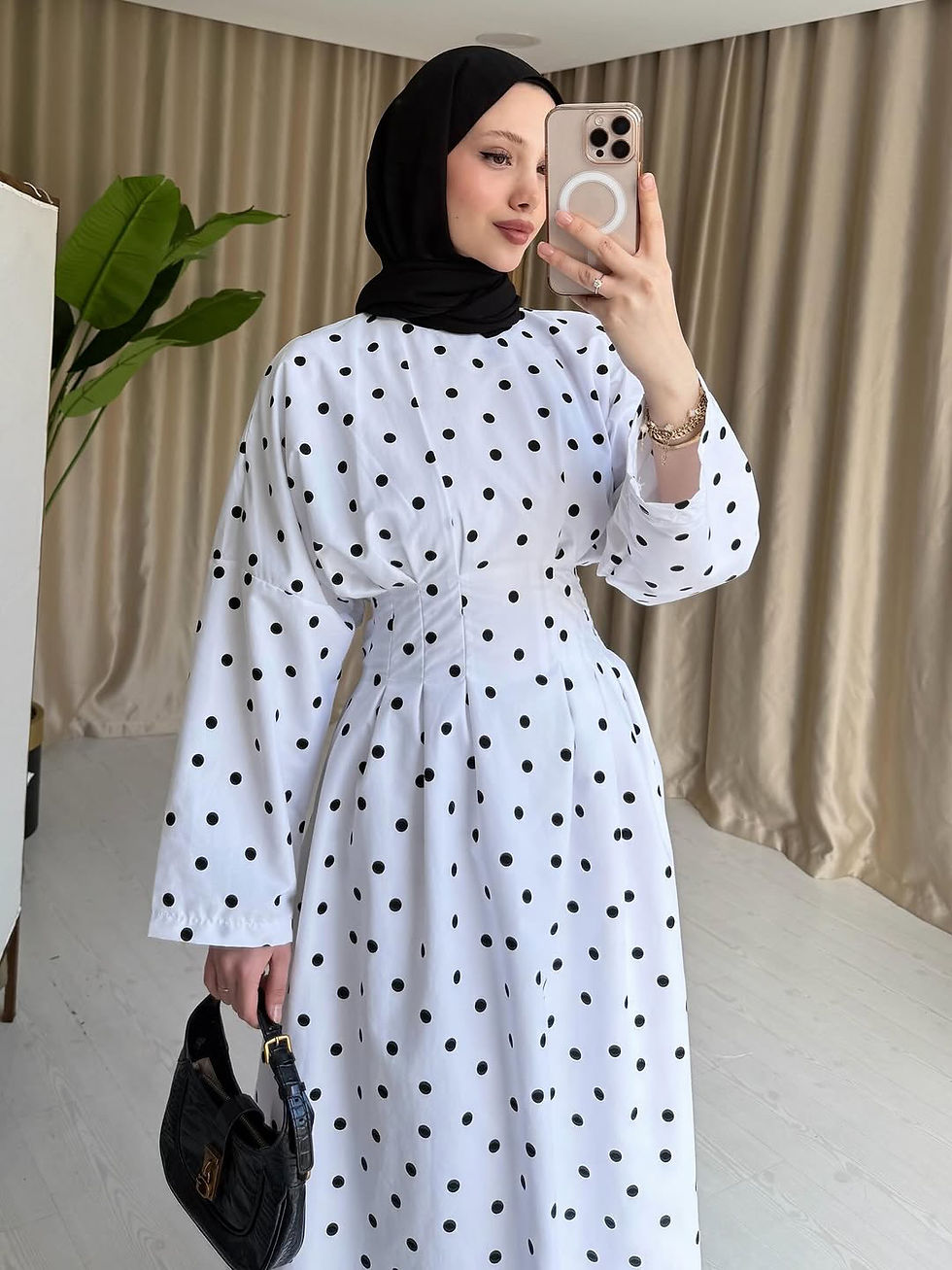 Thumbnail: Polka dots dress