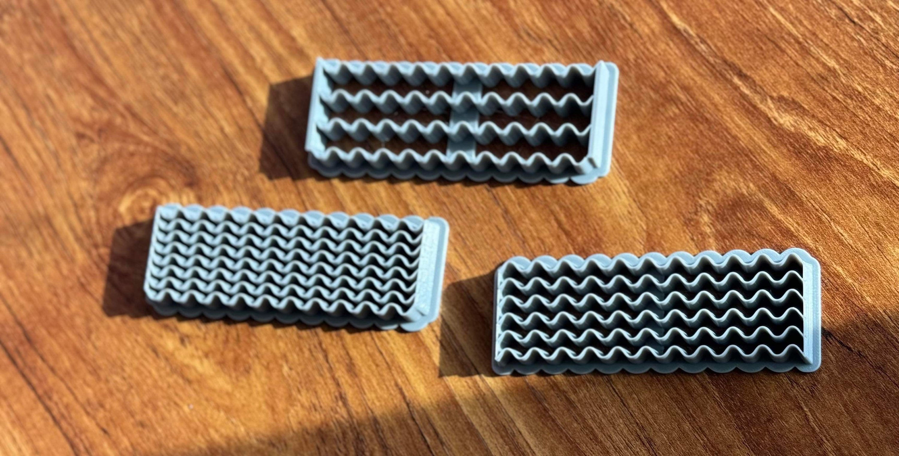 Wave strip clay cutter 