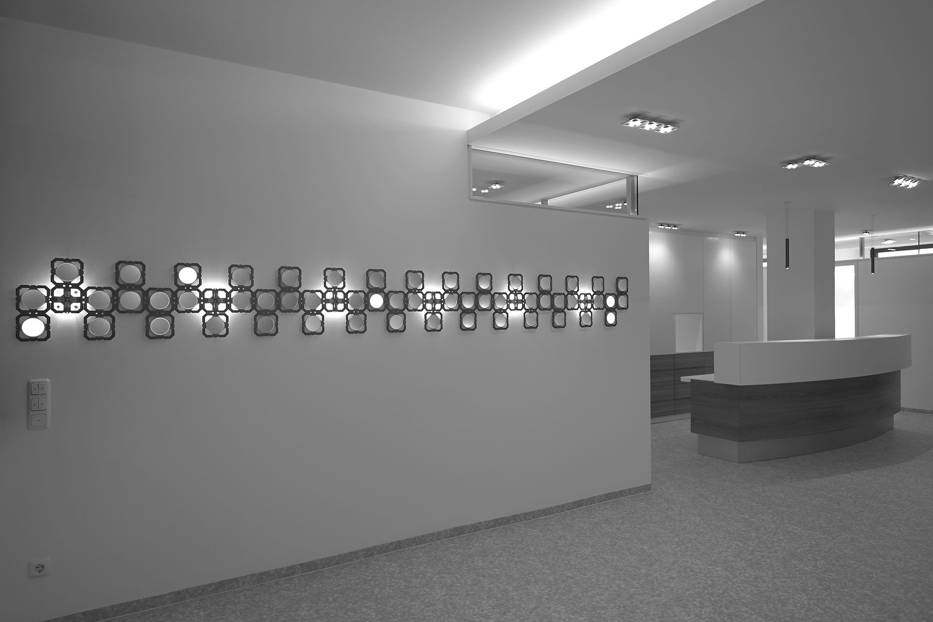 LED_OLED_Installation_Foto_Andreas_Reitersw3Stückan