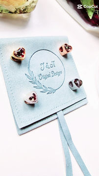 Thumbnail: Crossover heart Bead
