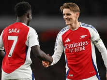 Arsenal brilha em goleada contra o West Ham com 7 gols no primeiro tempo e assume vice-liderança da Premier League.