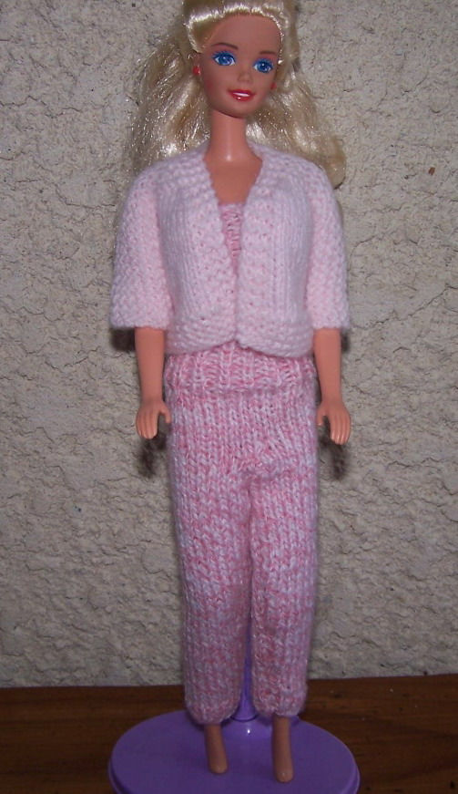 Barbie salopette et gilet roses.jpg