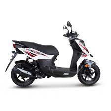 Scooter & motorcycle rental brisbane with a various range of bikes for short or long term rental periods with affordable prices and no lock-in contracts.
Our goal is to provide the best value scooter and motorbike rental in Brisbane that is all inclusive, simple and easy for anyone to use.
Our customer service team is available 6 days a week and speaking 5 different languages to help you hire a scooter or motorbike quickly. International travellers & Student welcome !