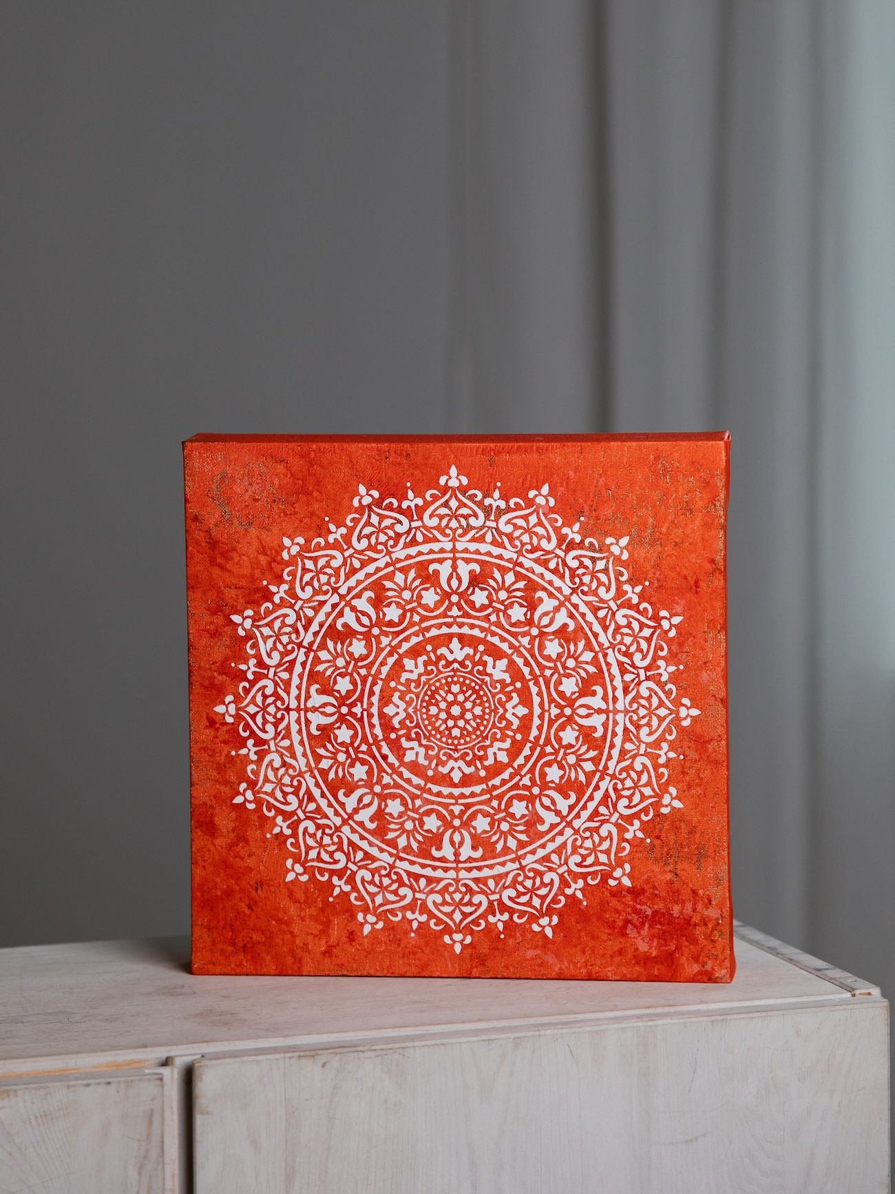 Išdykusi vasara: oranžinė mandala