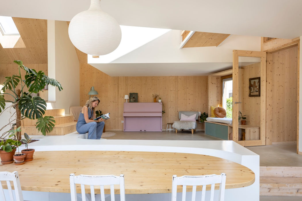 Houtskeletbouw woning Nigtevecht interieur met verspringende vloeren en dakraam