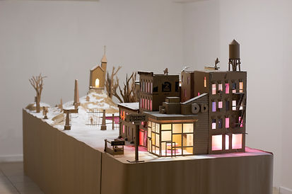 דונאט בבית הקברות. ניב פרידמן. פסל 2021 (1).jpg