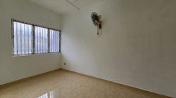 SS2 Terrace House - Room