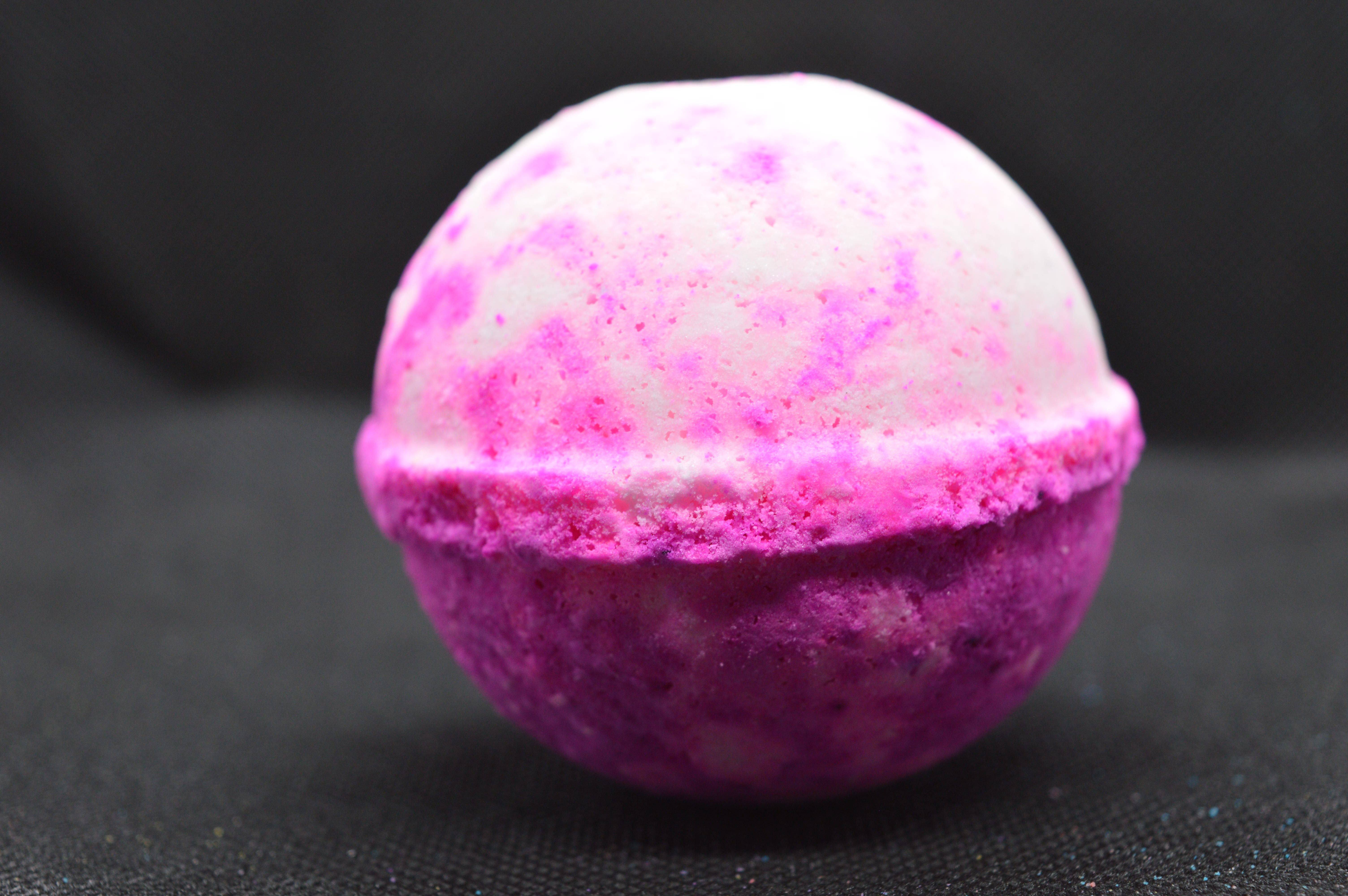 Raspberry Ripple Bath Bomb