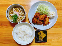 （A）唐揚げ4個+ご飯+小うどん