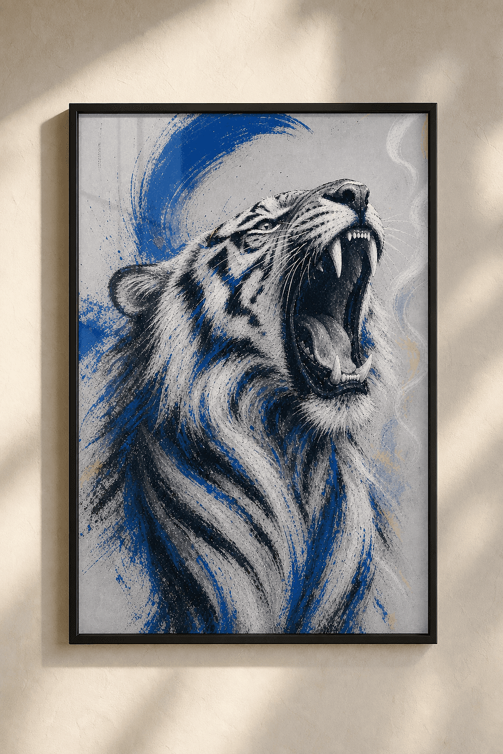Tableau décoratif d'un tigre rugissant aux traits bleus.