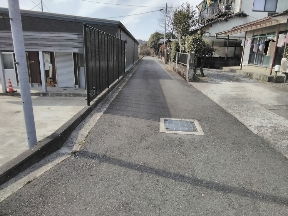役場正面から入ります