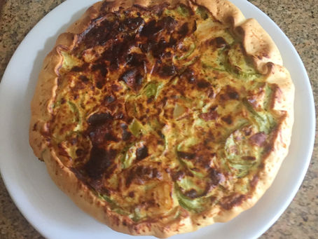 Torta salata con zucchine, patate, speck