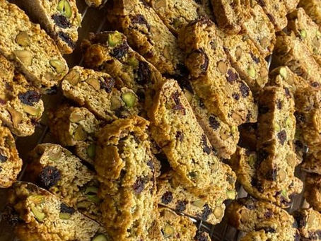 Cranberry pistachio biscuits (Biscotti al pistacchio di mirtillo rosso)