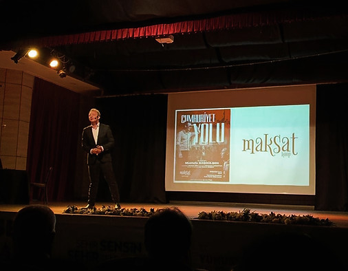 Cumhuriyet Yolu Başgülşen sahnede Maksat