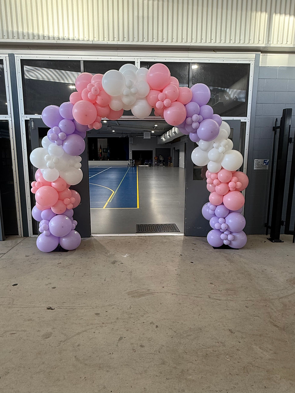 Thumbnail: Organic Balloon Arch