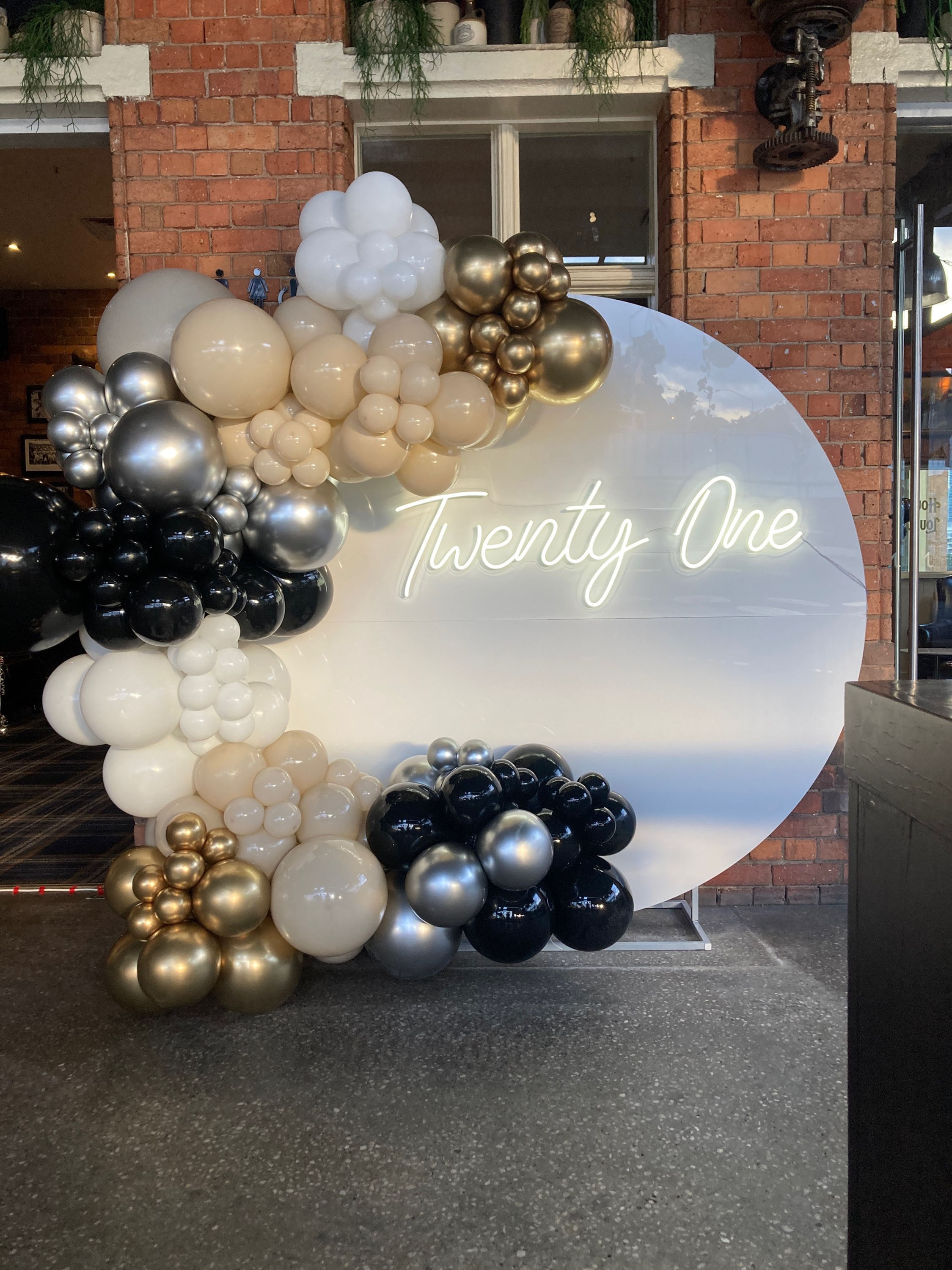 Backdrop, Twenty One light and Balloons