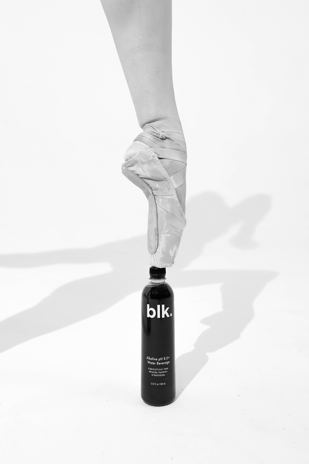 blk005.gif