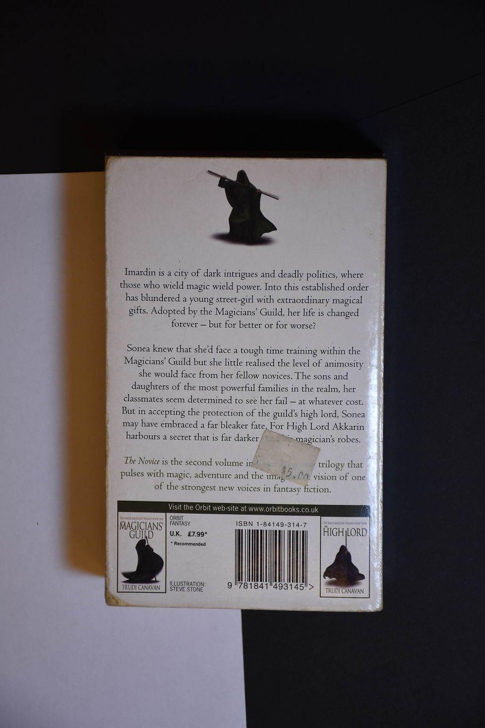 Thumbnail: Novice - Trudi Canavan