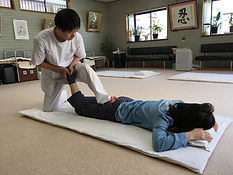 骨盤調整法による施術