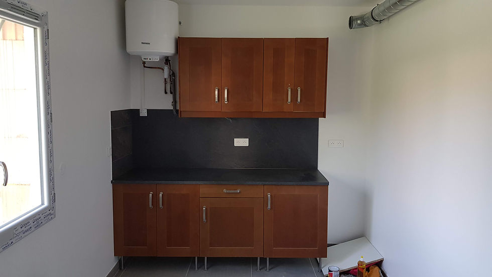 CHANTIER DE PEINTURE LARAGNE CENTRE ATHENA RENOV PEINTURE CUISINE APRES