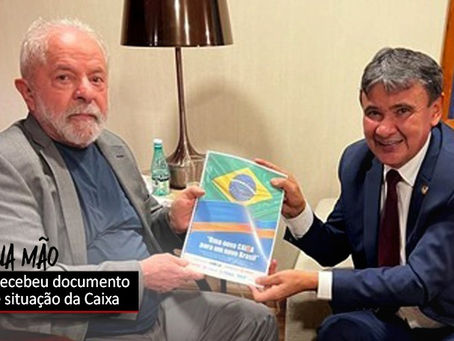 Uma nova Caixa! Empregados entregam documento à equipe de transição