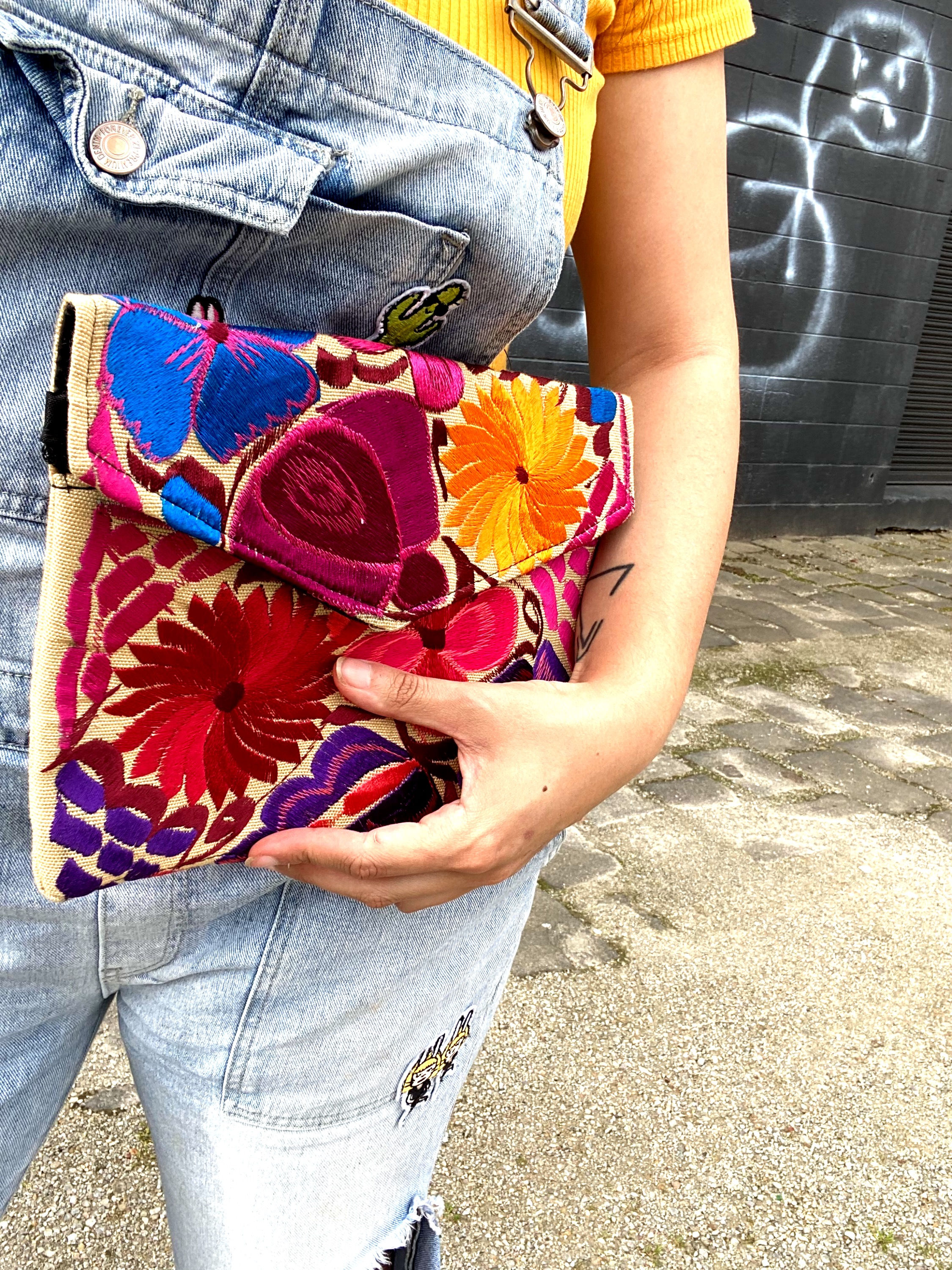 Acapulco clutch