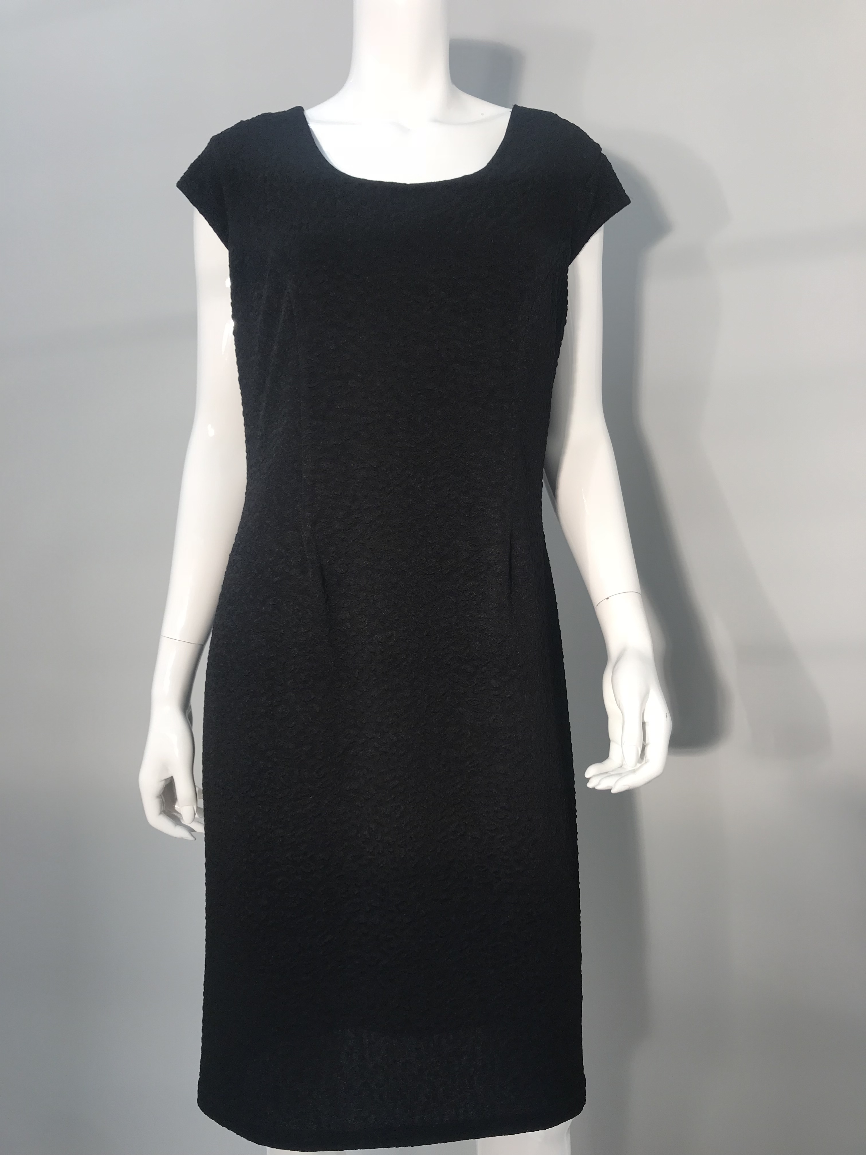 D-2305 BLACK
