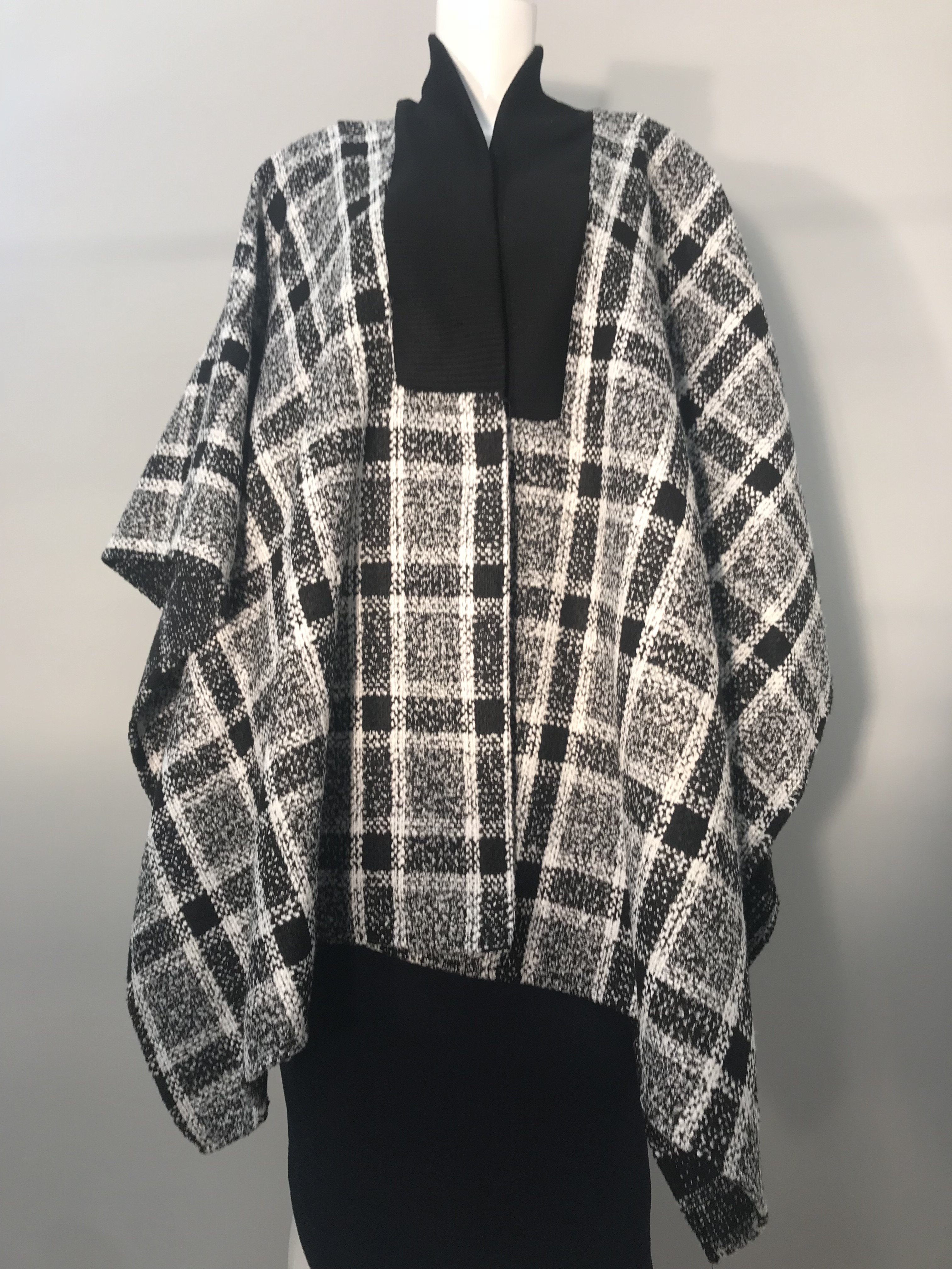 C-2302 BLACK