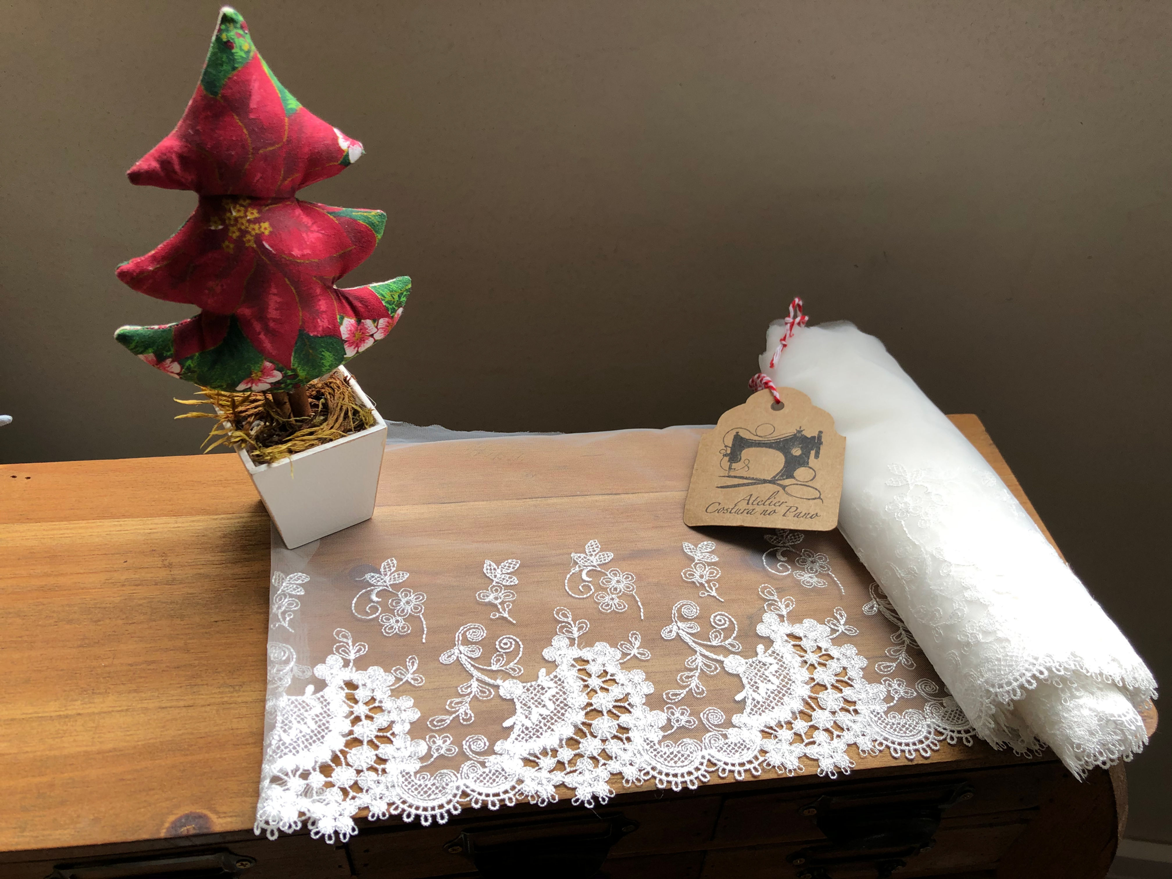 Embroidered tulle lace, 18cm wide, white