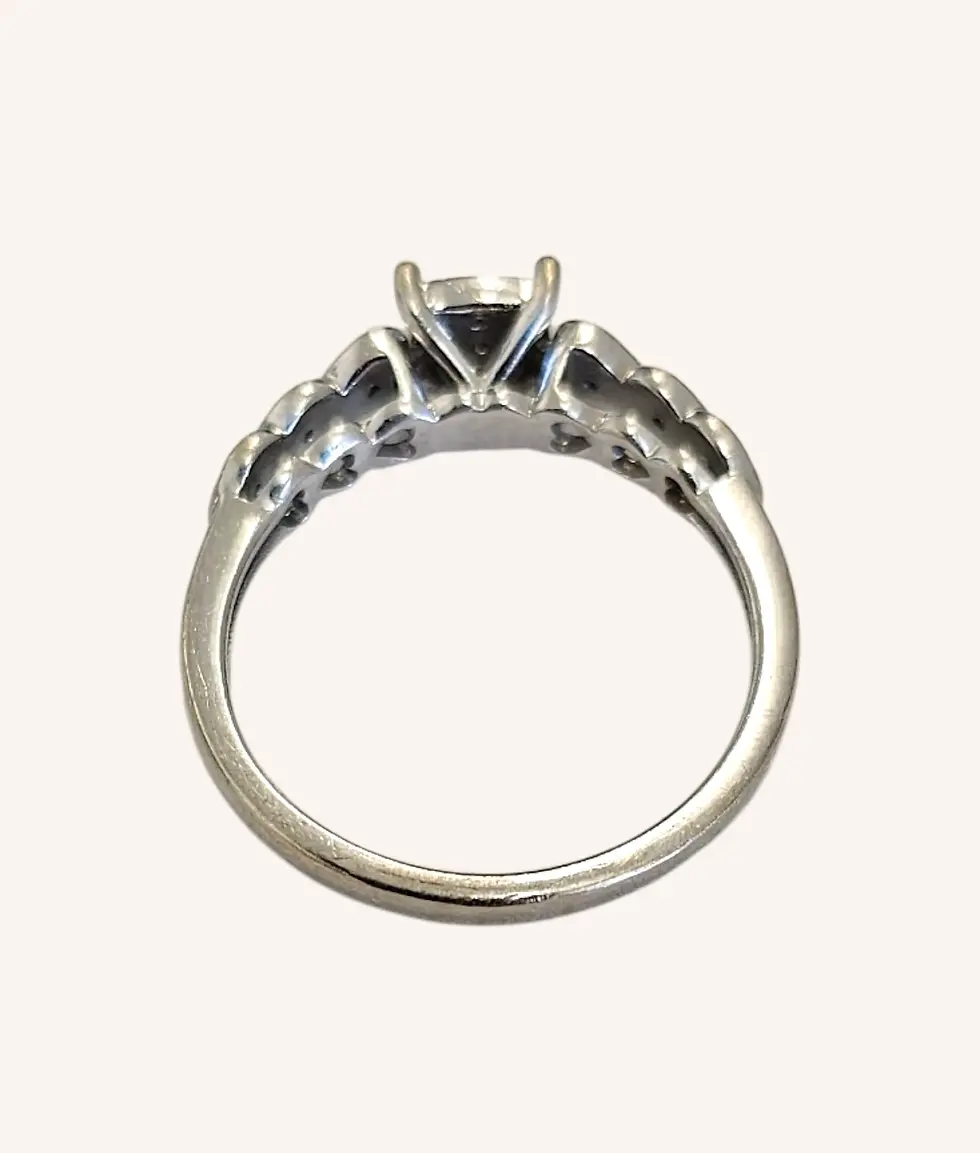 Thumbnail: 10K WHITE GOLD CUSHION FRAME HEART SIDES DIAMOND RING - 01010H