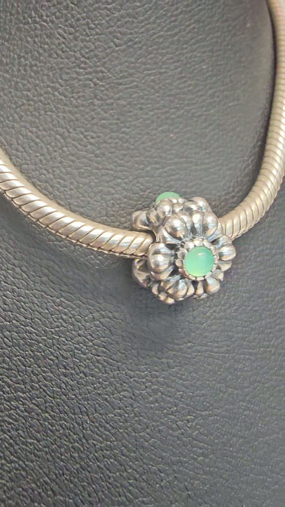 Thumbnail: PANDORA MAY BIRTHSTONE FLOWER CHARM - 01055H