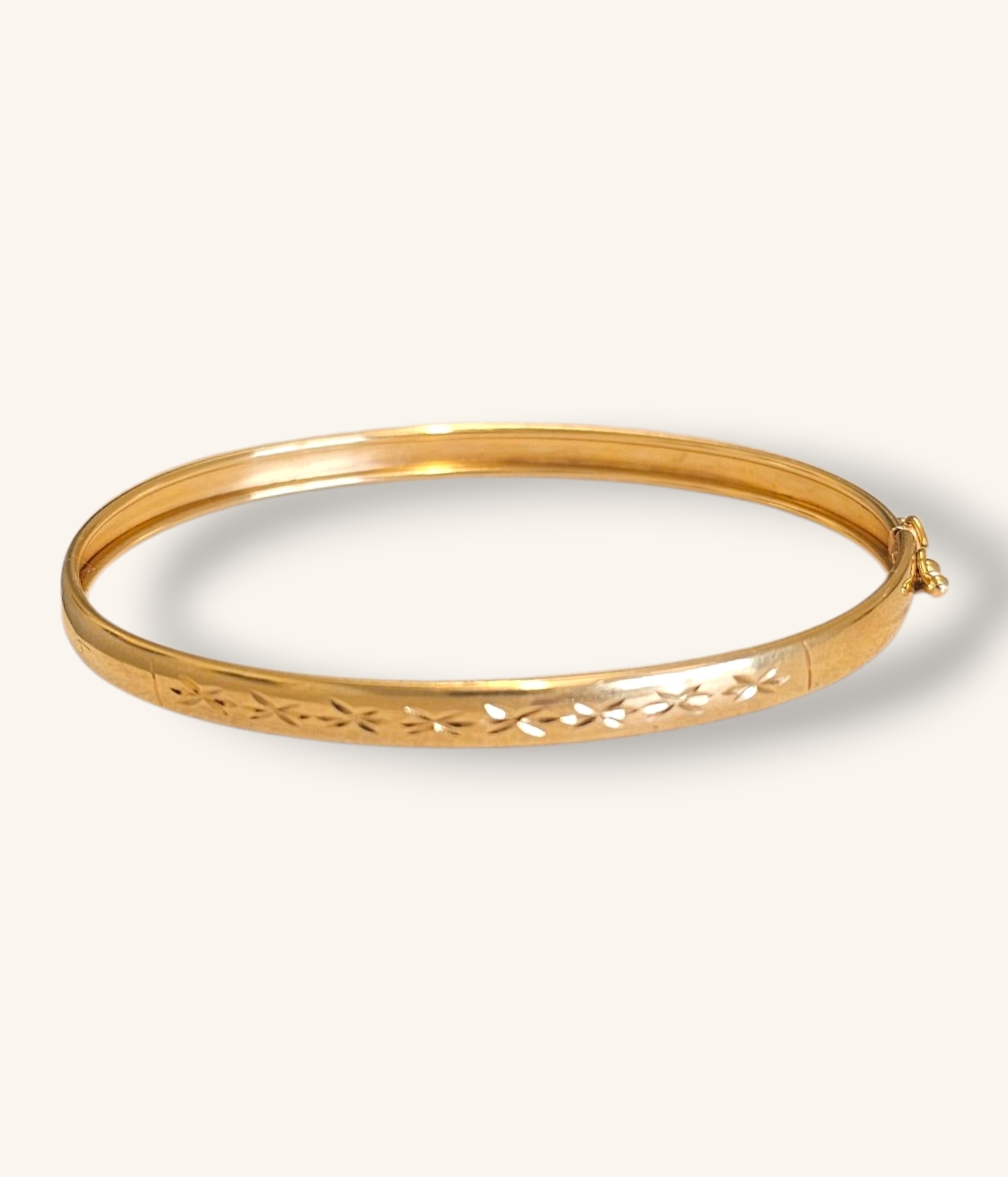 10K YELLOW GOLD DIAMOND-CUT STARBURST BANGLE BRACELET - 01324J
