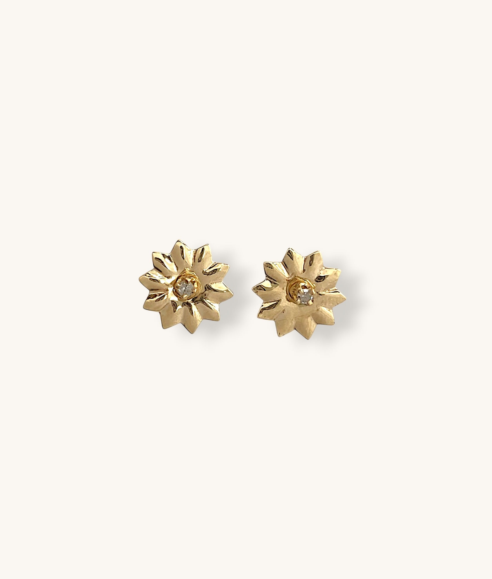14K YELLOW GOLD VERSITILE SMALL SUNFLOWER DIAMOND STUD EARRINGS - H