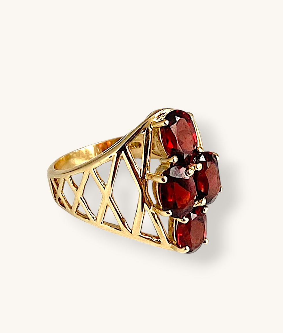 Thumbnail: 10K YELLOW GOLD OVAL CUT GARNET CLUSTER WOVEN RING - SZ 8.5 - H