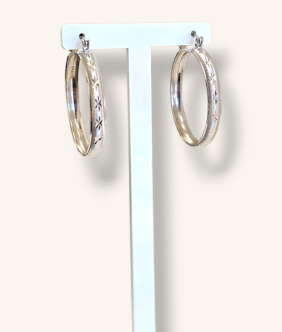 Thumbnail: 10K WHITE GOLD STAR PATTERN HOOPS EARRING - 00823J