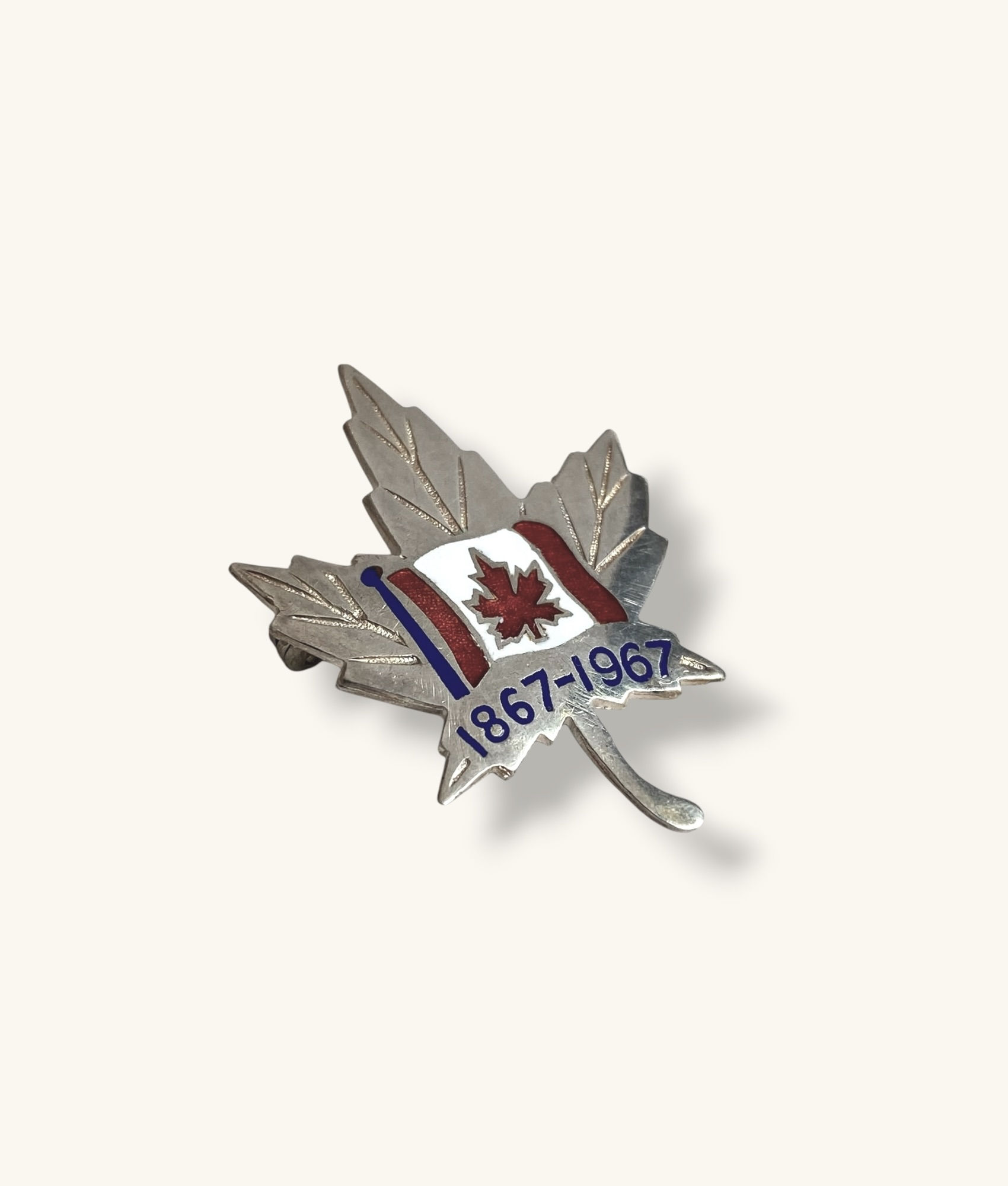 925 VINTAGE CANADA CENTENNIAL ENAMEL MAPLE LEAF PIN - BCH925488-H