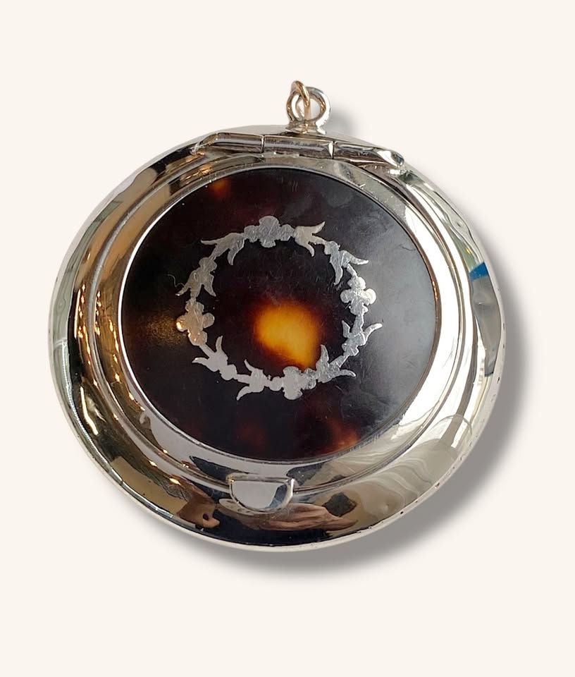 Thumbnail: ANTIQUE SILVER PENDANT COMPACT WITH FAUX TORTOISESHELL - H
