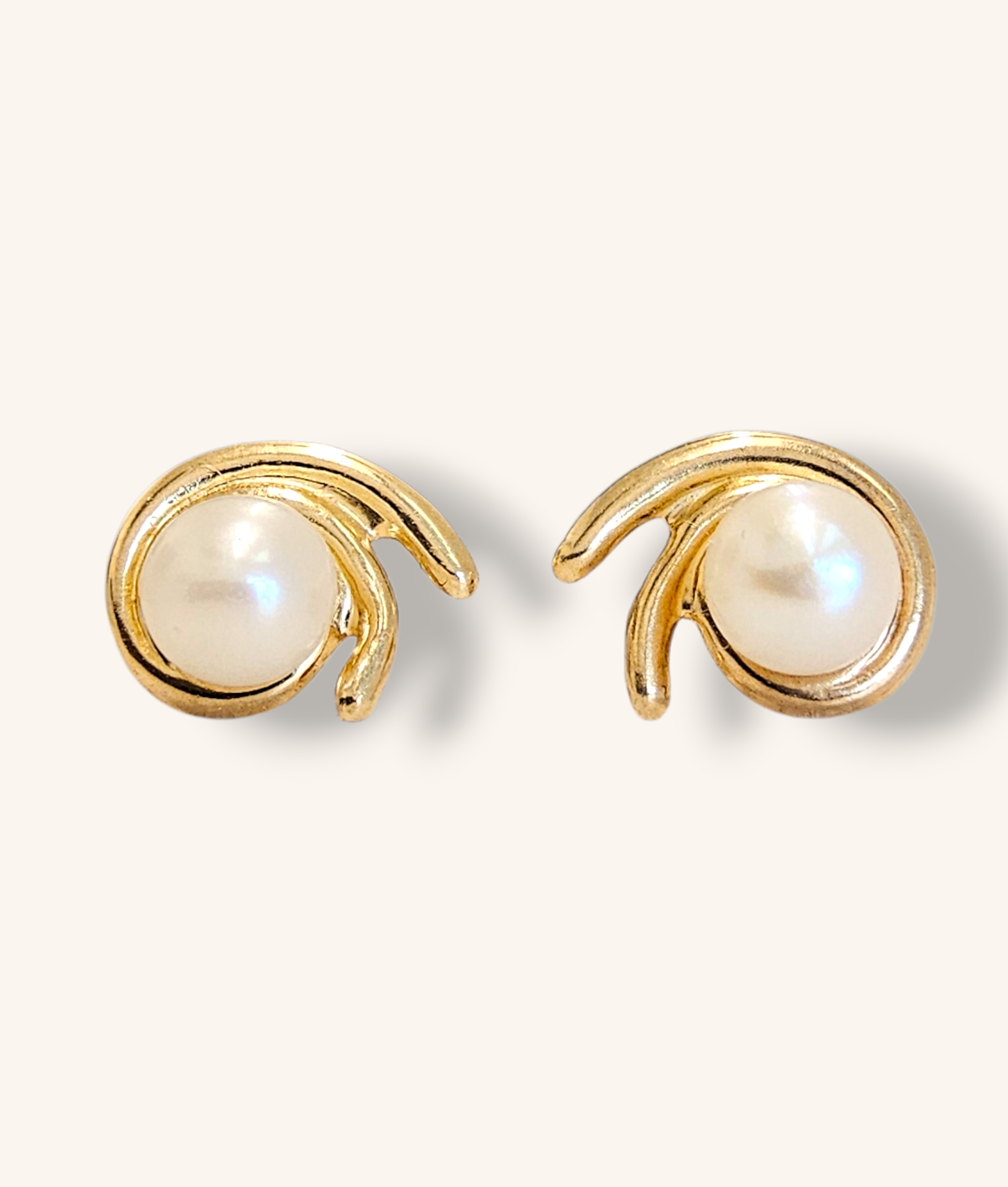 10K YELLOW GOLD PEARL EARRINGS - 00873J